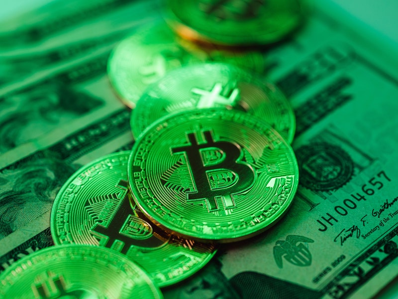 Bitcoin salta a un nuevo máximo por encima de $ 66,000 después del histórico lanzamiento de ETF en EE. UU.